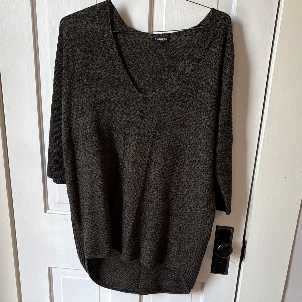 Express Women's‎ Dark Gray V-Neck Sweater